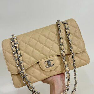 Classic CHANEL Bag: A Stylish and Versatile Choice for Elegance